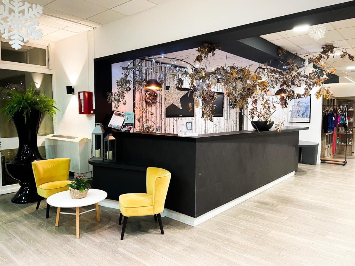 Novotel Fontainebleau Ури Экстерьер фото