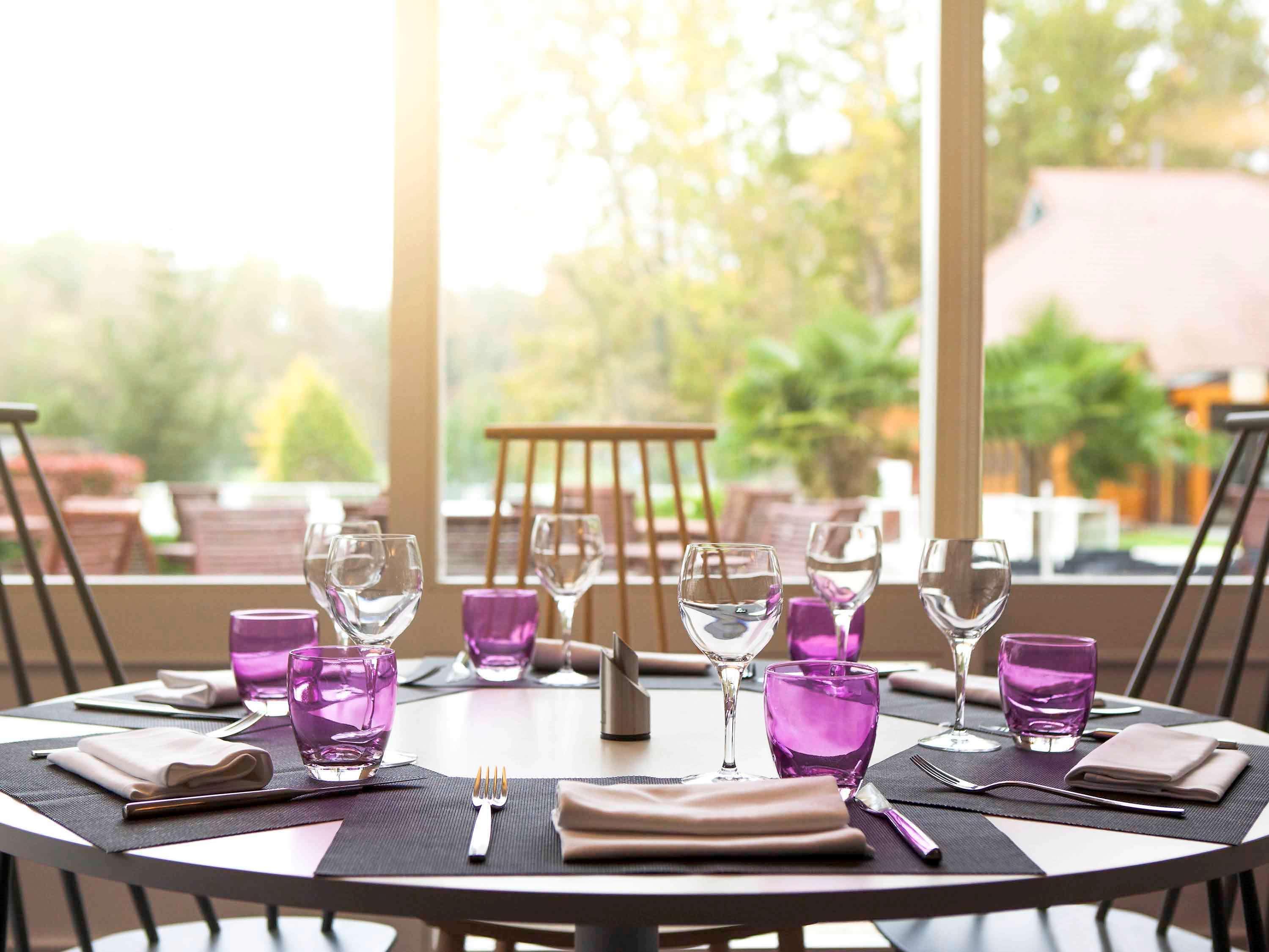 Novotel Fontainebleau Ури Экстерьер фото