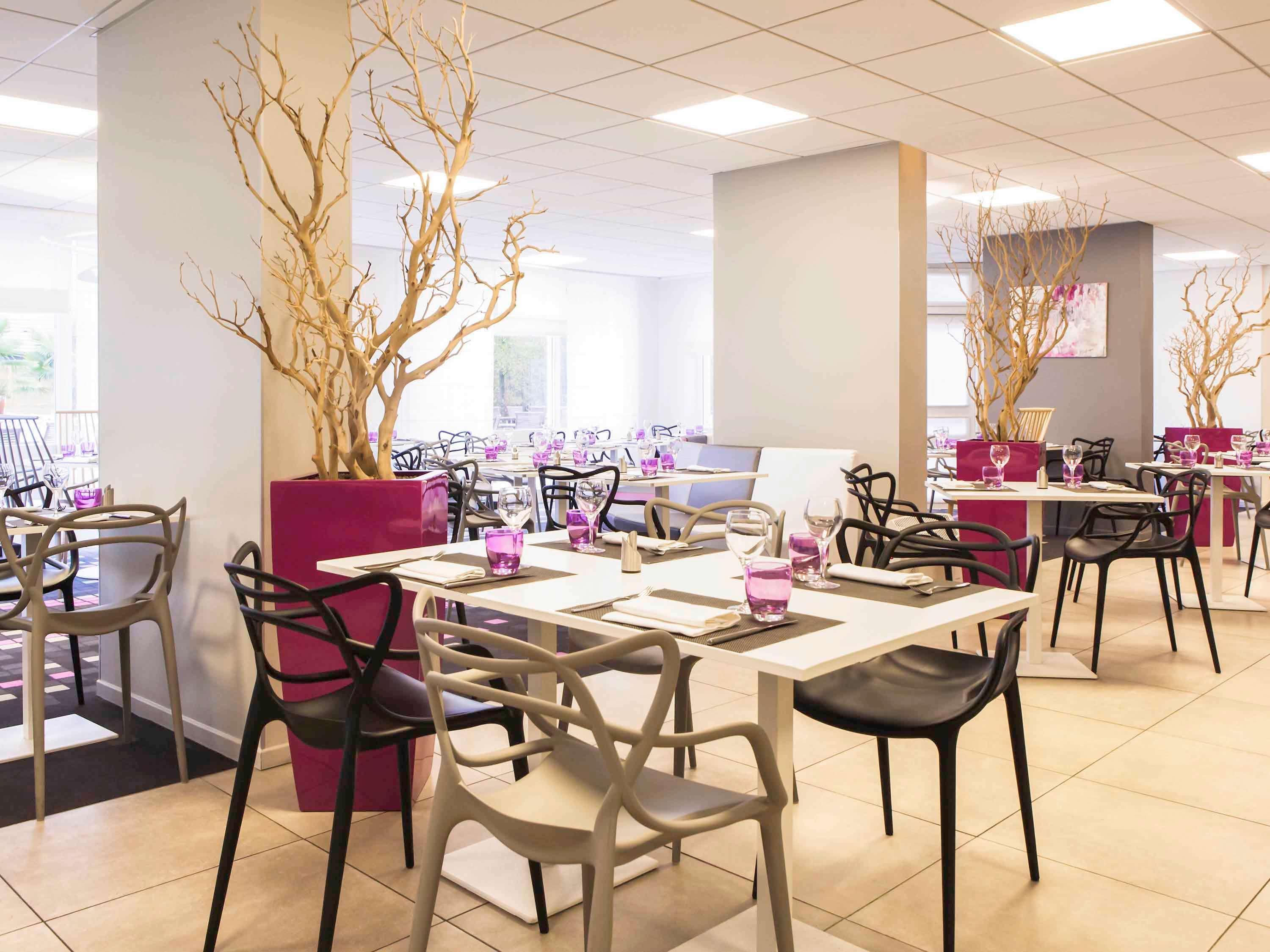 Novotel Fontainebleau Ури Экстерьер фото