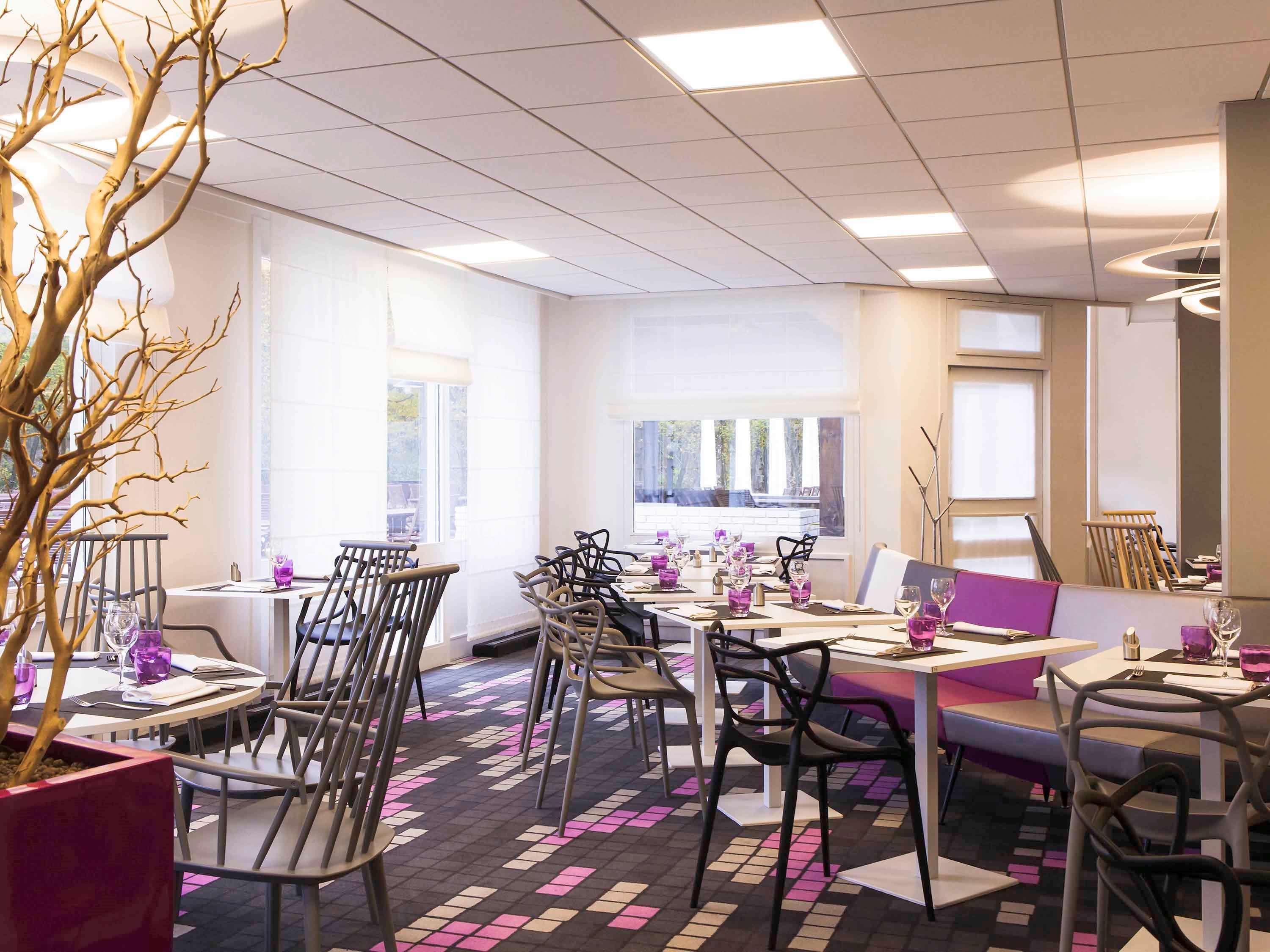 Novotel Fontainebleau Ури Экстерьер фото