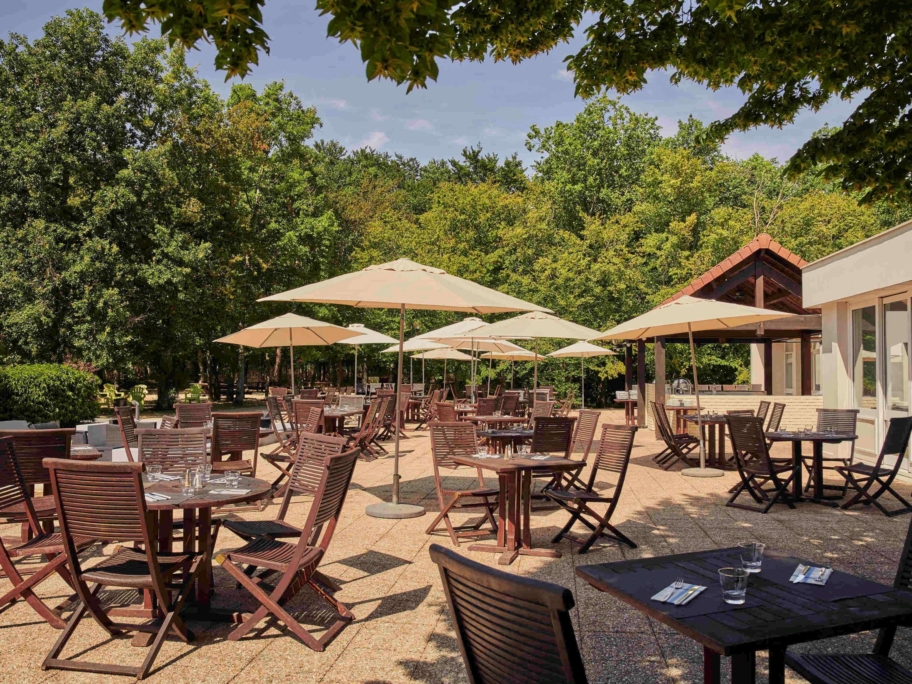 Novotel Fontainebleau Ури Экстерьер фото