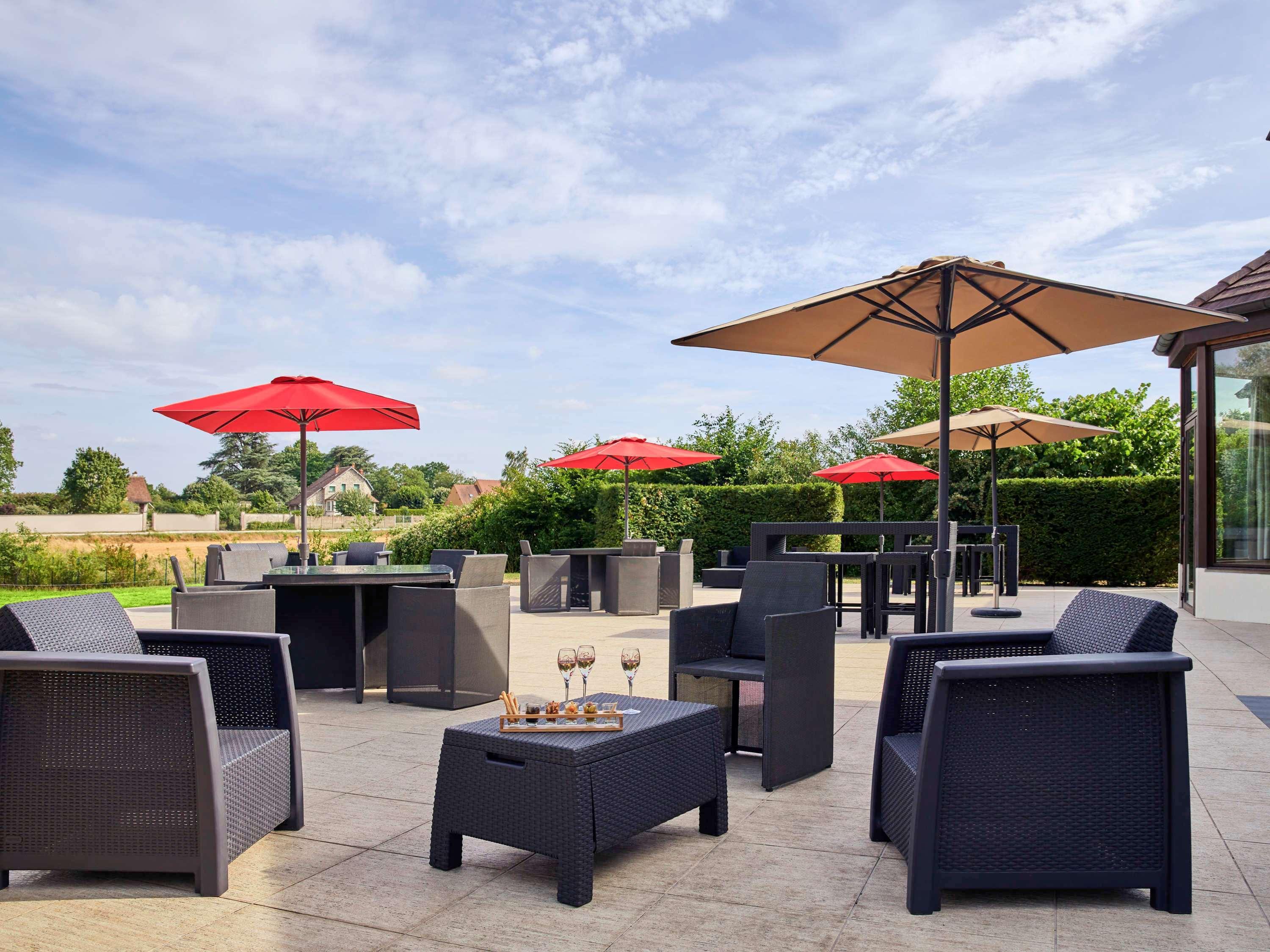 Novotel Fontainebleau Ури Экстерьер фото