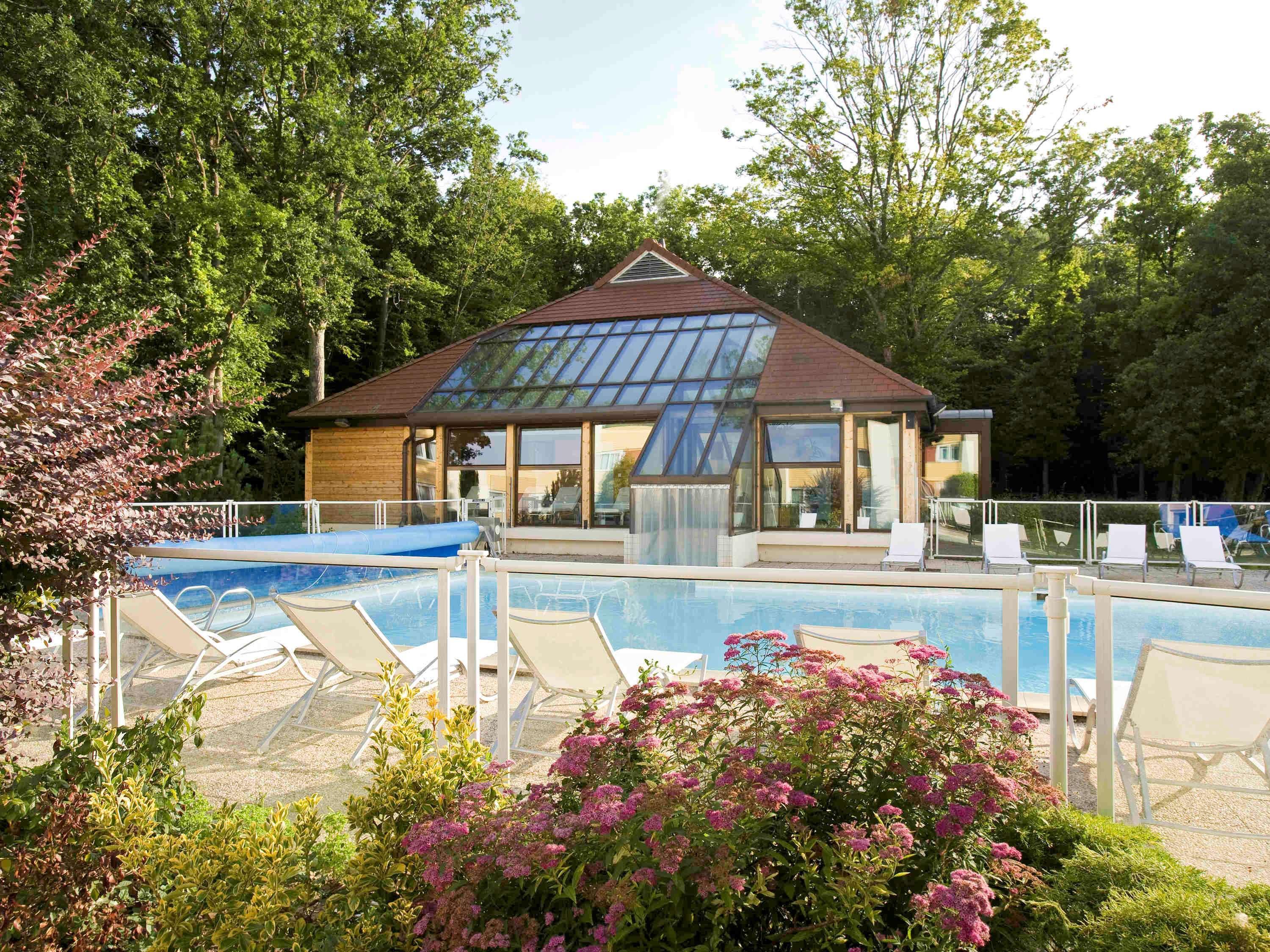 Novotel Fontainebleau Ури Экстерьер фото