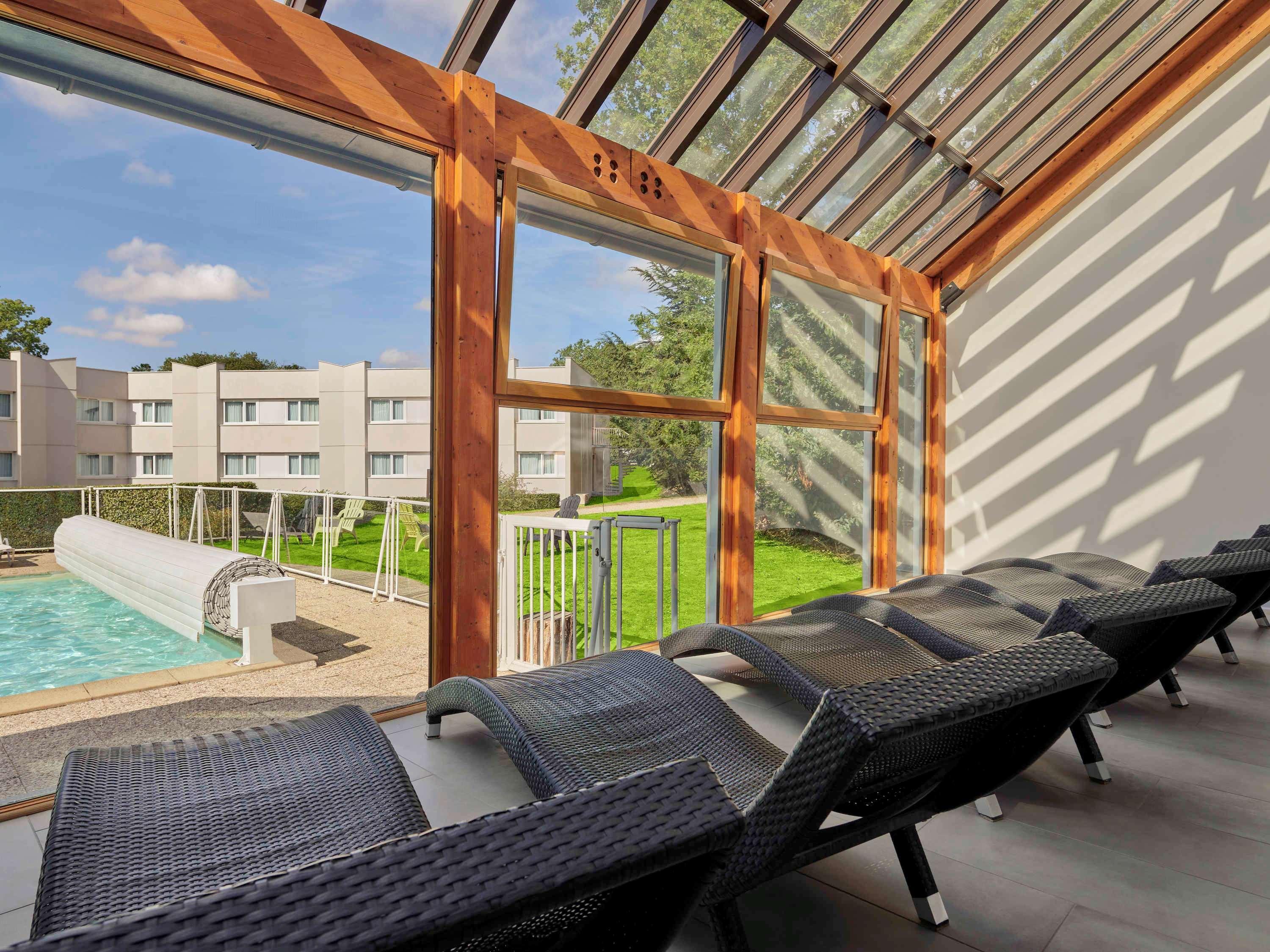 Novotel Fontainebleau Ури Экстерьер фото