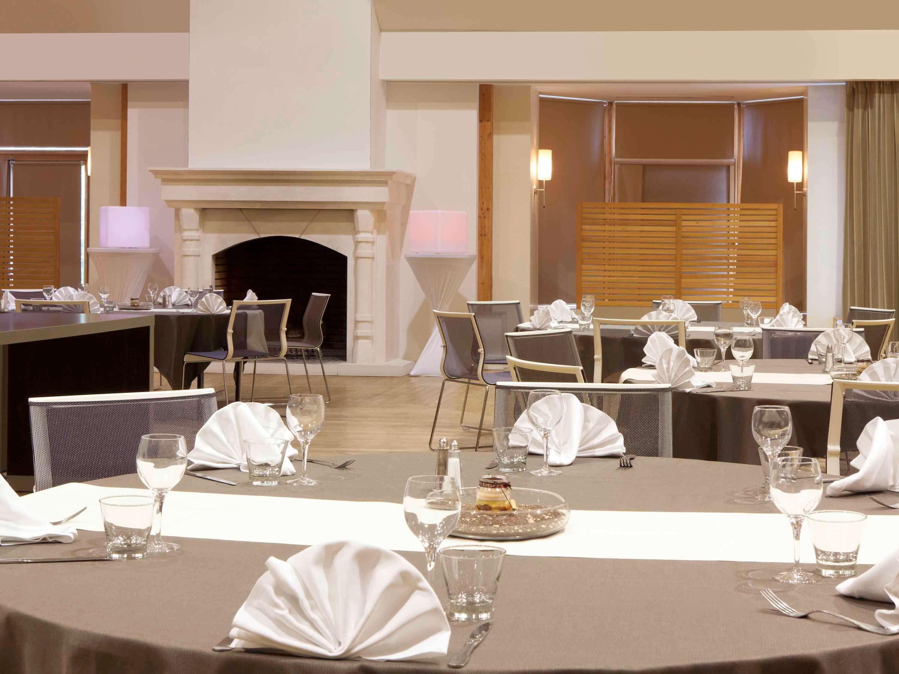 Novotel Fontainebleau Ури Экстерьер фото