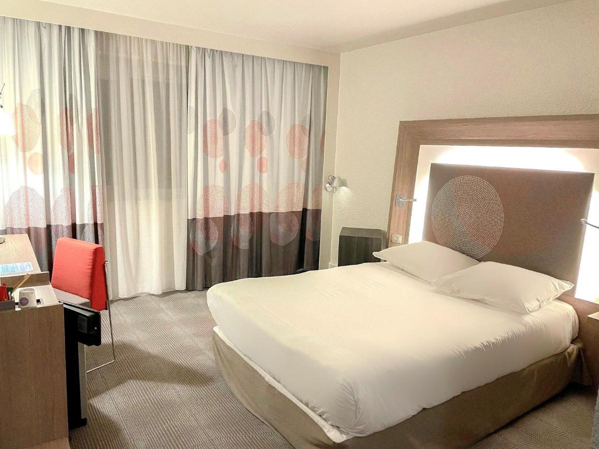 Novotel Fontainebleau Ури Номер фото