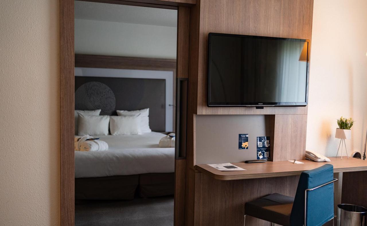 Novotel Fontainebleau Ури Экстерьер фото