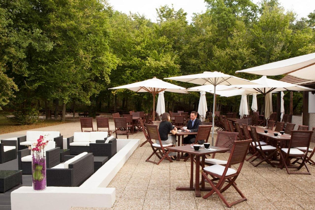 Novotel Fontainebleau Ури Экстерьер фото